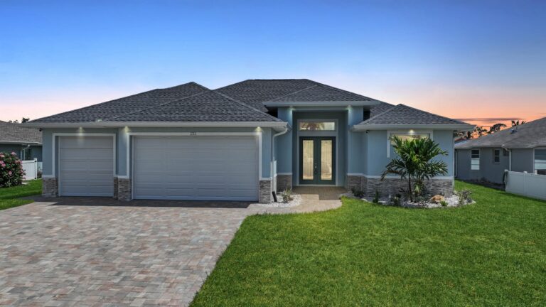Single Family House: 251 Sportsman Rd, Rotonda West, FL