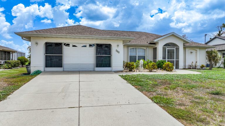 Single Family House: 260 Rotonda Cir, Rotonda West, FL